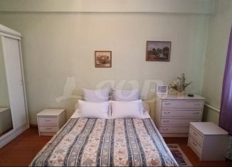 Продажа 2-комнатной квартиры, 61 м2, Тюменская область, улица Орджоникидзе, 51
