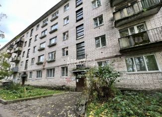 Сдается трехкомнатная квартира, 62 м2, Ленинградская область, Батарейная улица, 8