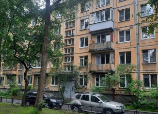 Двухкомнатная квартира на продажу, 45 м2, Санкт-Петербург, улица Федосеенко, 39, метро Лесная