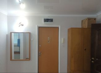 Продаю 1-комнатную квартиру, 40 м2, Владикавказ, улица Цоколаева, 2