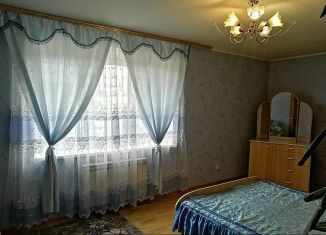 Сдам в аренду двухкомнатную квартиру, 68 м2, Смоленская область, улица Рыленкова, 32