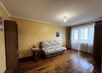 Однокомнатная квартира в аренду, 32 м2, Белгородская область, Первомайская улица, 11