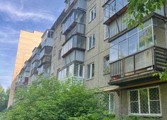 Продается двухкомнатная квартира, 45 м2, Челябинская область, улица Клары Цеткин, 32