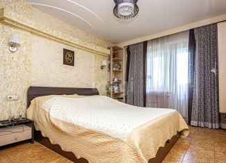 Продается трехкомнатная квартира, 74.5 м2, Новосибирск, метро Гагаринская, улица Серебряные Ключи, 8
