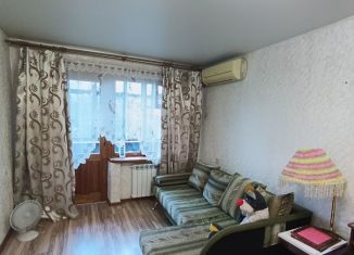 Продается четырехкомнатная квартира, 30 м2, Новороссийск, улица Карла Маркса, 42