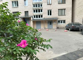 Продаю трехкомнатную квартиру, 63 м2, Санкт-Петербург, проспект Тореза, 40к1, метро Площадь Мужества