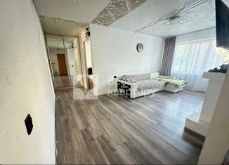 Продается 3-комнатная квартира, 61 м2, Новосибирск, улица Толбухина, 25, метро Золотая Нива