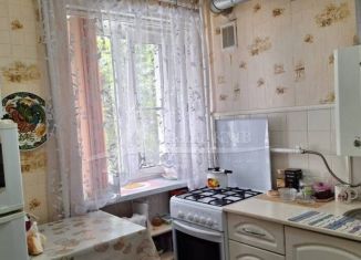 Продаю двухкомнатную квартиру, 39 м2, Георгиевск, улица Калинина, 132