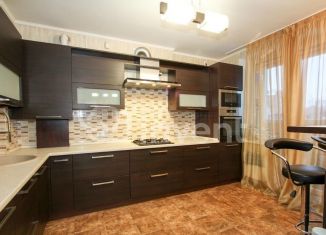 Продается 4-комнатная квартира, 121 м2, Калининград, Колхозная улица, 4Д