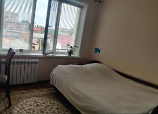 Сдам в аренду двухкомнатную квартиру, 63 м2, Дагестан, улица Ирчи Казака, 11А