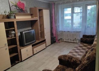 Сдаю в аренду трехкомнатную квартиру, 57 м2, поселок городского типа Шушенское, 1-й микрорайон, 4