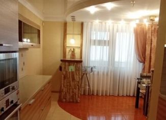 Продается 3-комнатная квартира, 108 м2, Татарстан, проспект Вахитова, 36Б