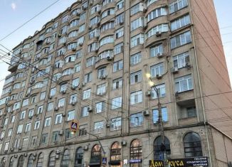 Продаю торговую площадь, 126 м2, Махачкала, Кировский район, улица Гайдара Гаджиева, 22Б