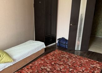 Сдается в аренду комната, 14 м2, Тольятти, улица Автостроителей, 98