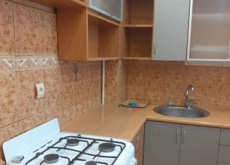 Сдается двухкомнатная квартира, 53 м2, Советск, улица Серова, 13