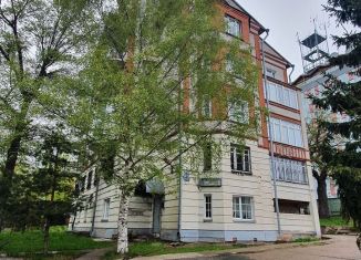 Продается пятикомнатная квартира, 260.8 м2, Кировская область, Спасская улица, 35А