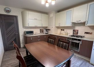 Продажа трехкомнатной квартиры, 70.4 м2, Самара, Хасановская улица, 32, метро Московская