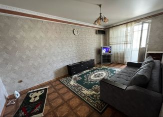 Сдам в аренду двухкомнатную квартиру, 60 м2, Дагестан, улица Даганова, 17