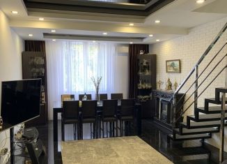 Продажа 4-комнатной квартиры, 155 м2, Алушта, переулок Кругляка, 3