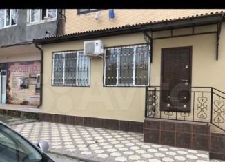 Сдаю в аренду 4-комнатную квартиру, 115 м2, Хасавюрт, улица Пушкина, 52