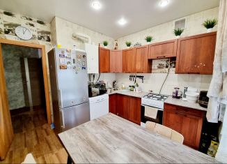 Двухкомнатная квартира на продажу, 61 м2, Новомосковск, Пионерская улица, 18Д, ЖК Пионерский