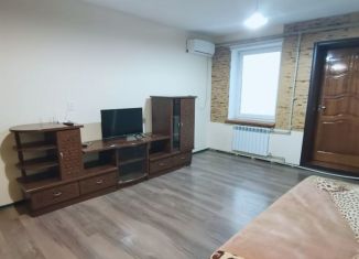 Сдам 3-ком. квартиру, 50 м2, Керчь, улица Клинковского, 25