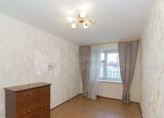 Продам 4-комнатную квартиру, 76 м2, Тюмень, Боровская улица, 8