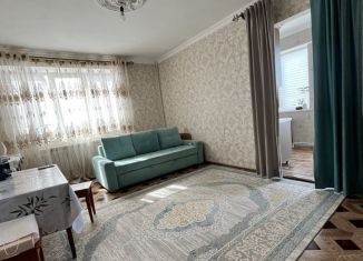 Продам 2-ком. квартиру, 68 м2, город Кизилюрт, улица Гамзата Цадаса, 96