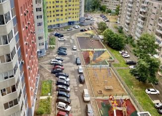 Сдам в аренду 4-комнатную квартиру, 100 м2, Уфа, улица Баязита Бикбая, 17