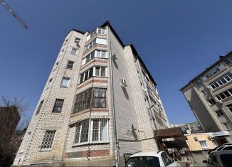 Продается 3-комнатная квартира, 85 м2, Ставрополь, улица Серова, 470/2