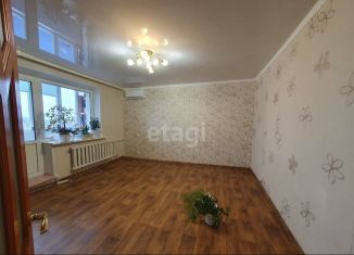 Продается 2-ком. квартира, 51 м2, Тобольск, 10-й микрорайон, 25