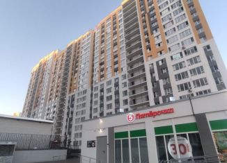 Продается двухкомнатная квартира, 62.5 м2, Саратов, улица имени Академика Н.Н. Семёнова, 19