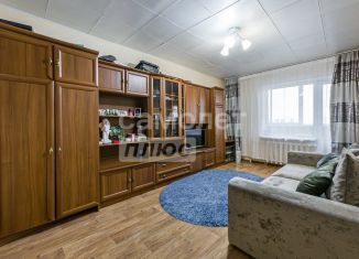 Продажа 2-ком. квартиры, 53 м2, Екатеринбург, метро Уральская, Маневровая улица, 17Б