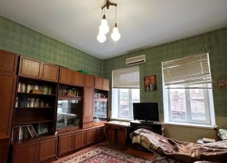 Продажа 2-ком. квартиры, 39 м2, Краснодар, улица Ленина, 63