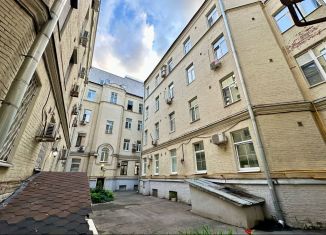 2-комнатная квартира на продажу, 64 м2, Москва, улица Большая Дмитровка, 7/5с3, метро Охотный Ряд