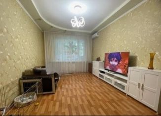 Продам трехкомнатную квартиру, 69 м2, Азов, улица Пирогова, 10