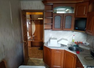 Продается 4-ком. квартира, 71 м2, Великий Новгород, улица Попова, 10