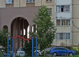 Продаю 1-ком. квартиру, 41 м2, Челябинская область, улица Трашутина, 35