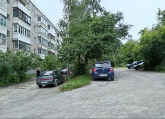 Сдам в аренду двухкомнатную квартиру, 52.1 м2, Ревда, улица Карла Либкнехта, 52