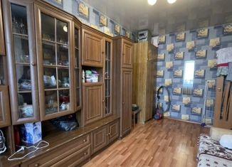 Продаю 3-ком. квартиру, 63 м2, Лысьва, улица Смышляева, 4