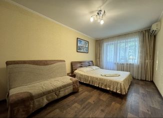 Сдам 1-ком. квартиру, 32 м2, Крым, Галерейная улица, 15