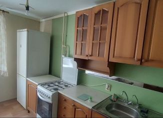 Сдается двухкомнатная квартира, 50 м2, Республика Башкортостан, улица Худайбердина, 69