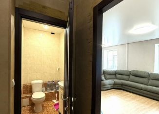 Трехкомнатная квартира в аренду, 72 м2, Верхняя Пышма, улица Уральских Рабочих, 46А