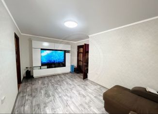 Продаю четырехкомнатную квартиру, 60.8 м2, Оренбург, проспект Дзержинского, 32