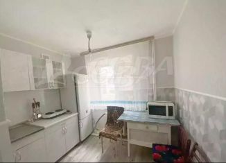 Продам 1-комнатную квартиру, 28 м2, Тюмень, улица Мелиораторов, 9А