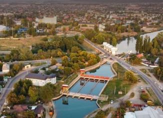 Продается торговая площадь, 900 м2, Майкоп, Апшеронская улица, 11А