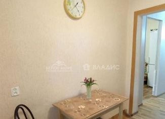 Трехкомнатная квартира на продажу, 55.2 м2, посёлок Уемский, Заводская улица, 43