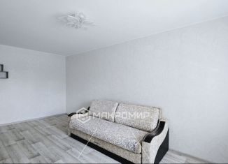 Продаю однокомнатную квартиру, 33.7 м2, Челябинск, улица Братьев Кашириных, 101А, Калининский район