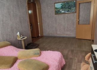 Сдается в аренду 3-ком. квартира, 53.5 м2, Мыски, улица Ленина, 4