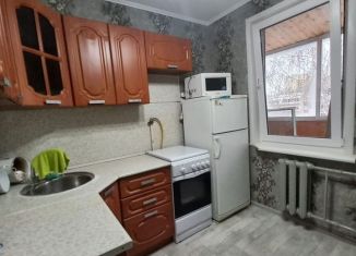 Сдам в аренду 2-ком. квартиру, 45 м2, Татарстан, улица Бызова, 18